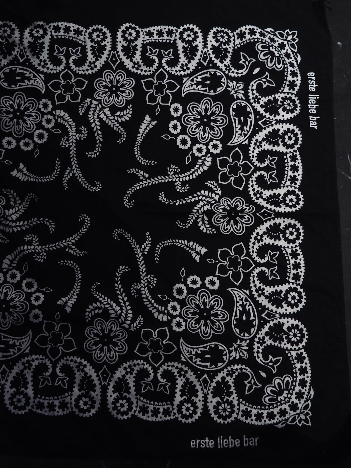 erste liebe bandana