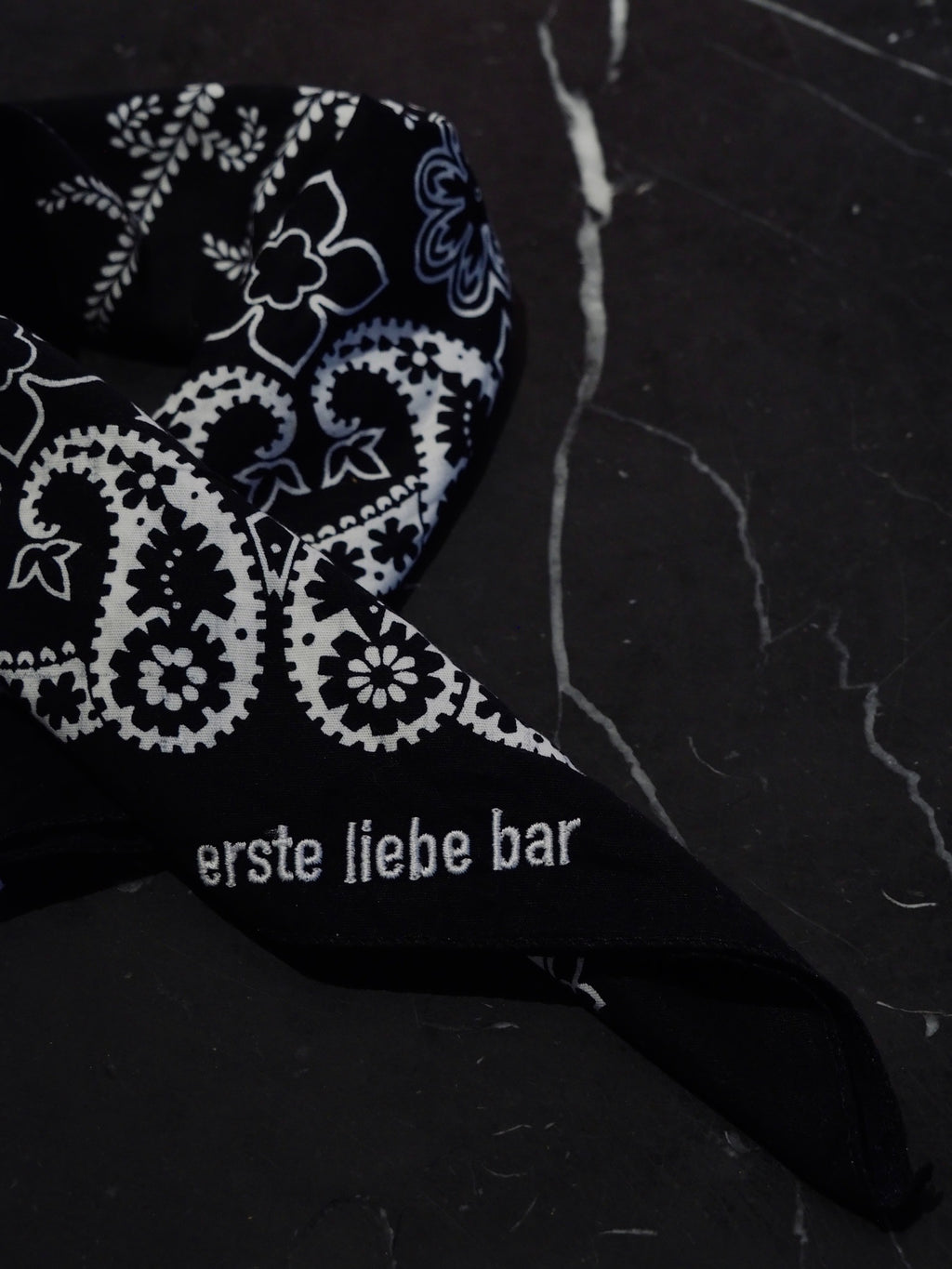 erste liebe bandana