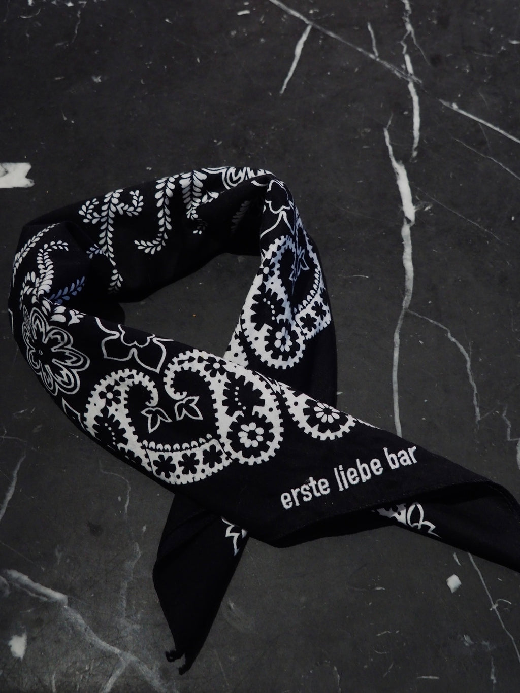 erste liebe bandana