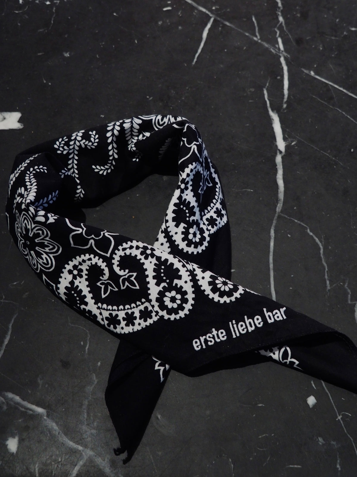 erste liebe bandana