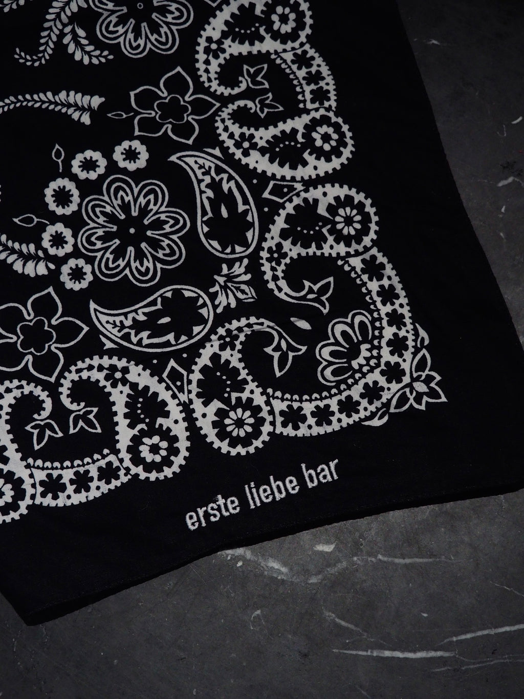 erste liebe bandana