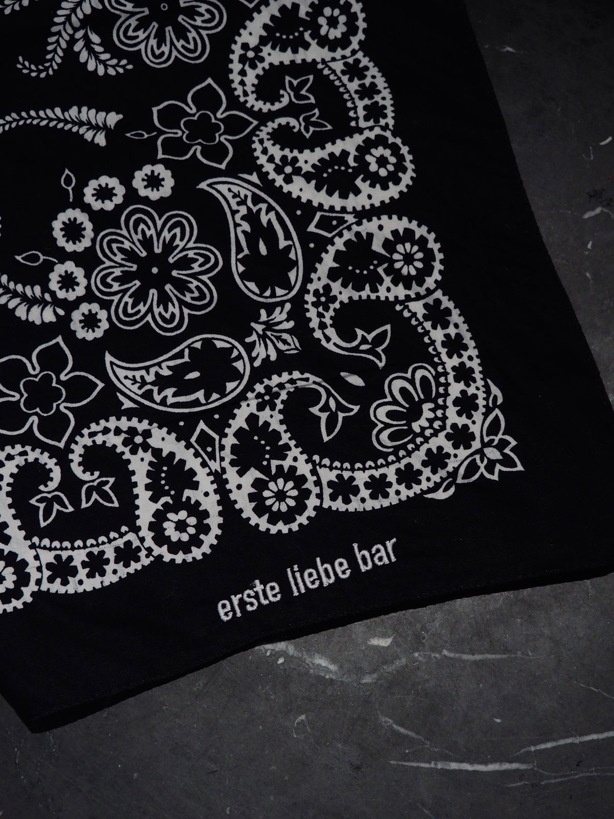 erste liebe bandana